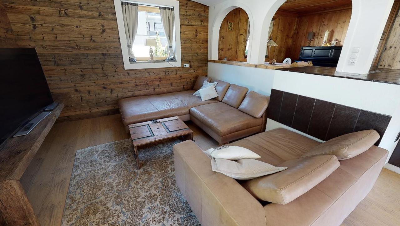 Appartements "Da Zillertaler Und Die Geigerin" Mayrhofen Bagian luar foto