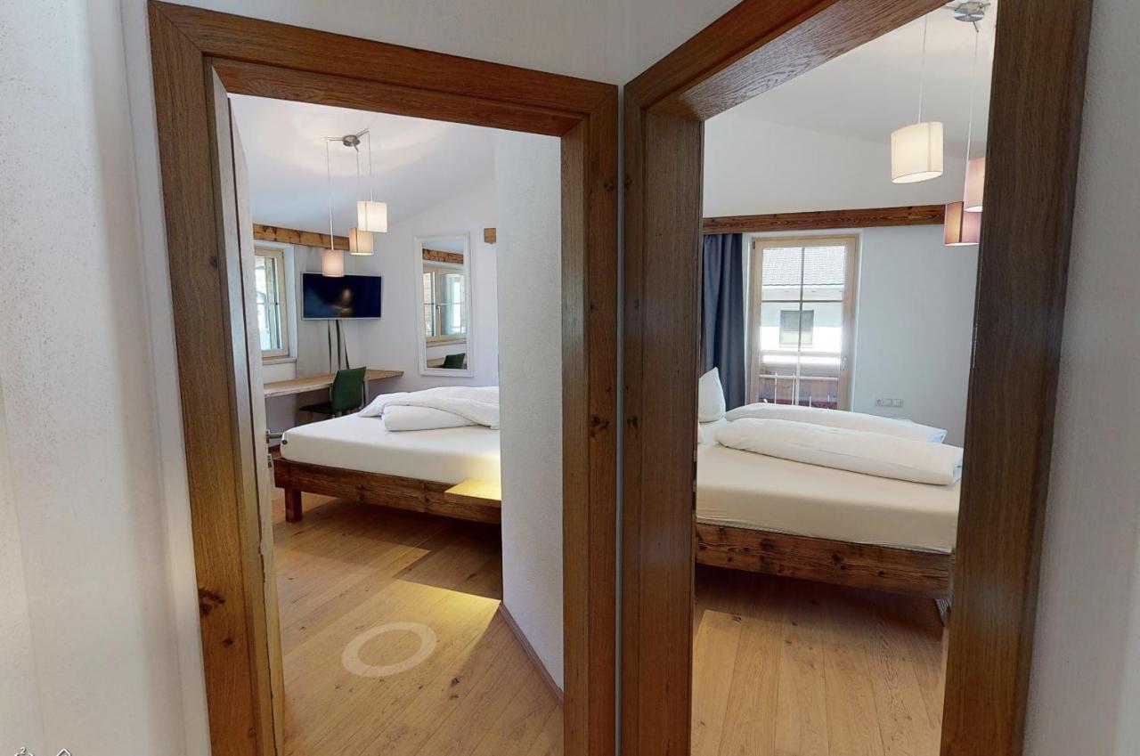 Appartements "Da Zillertaler Und Die Geigerin" Mayrhofen Bagian luar foto