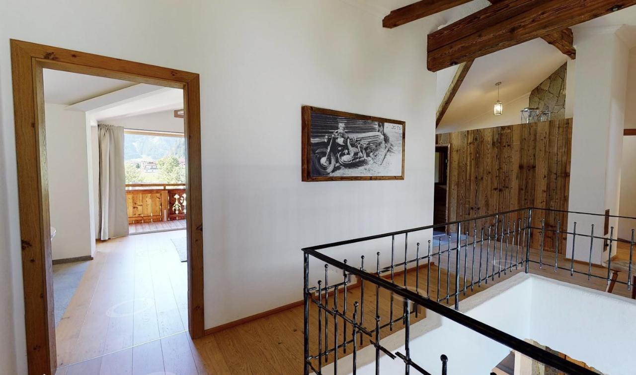 Appartements "Da Zillertaler Und Die Geigerin" Mayrhofen Bagian luar foto