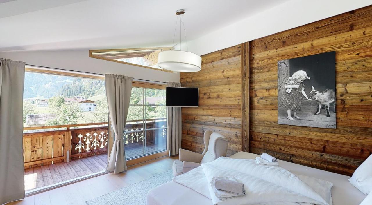 Appartements "Da Zillertaler Und Die Geigerin" Mayrhofen Bagian luar foto