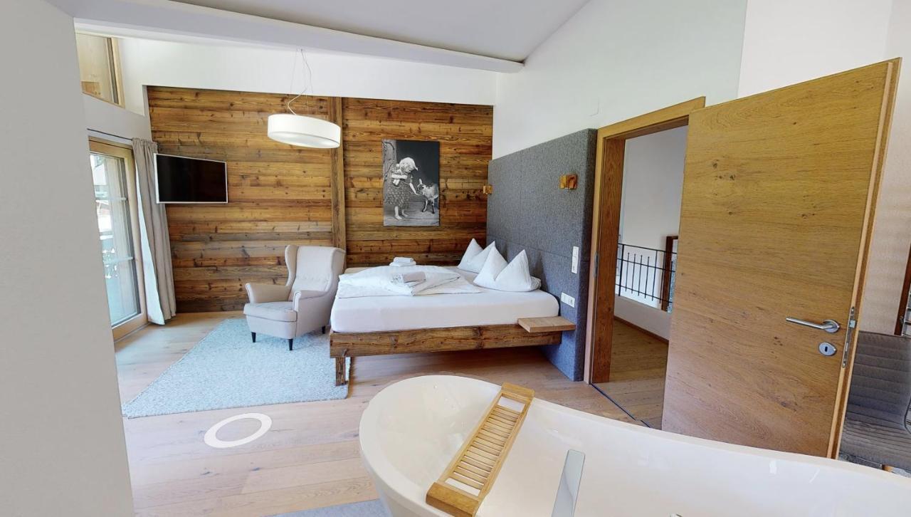 Appartements "Da Zillertaler Und Die Geigerin" Mayrhofen Bagian luar foto