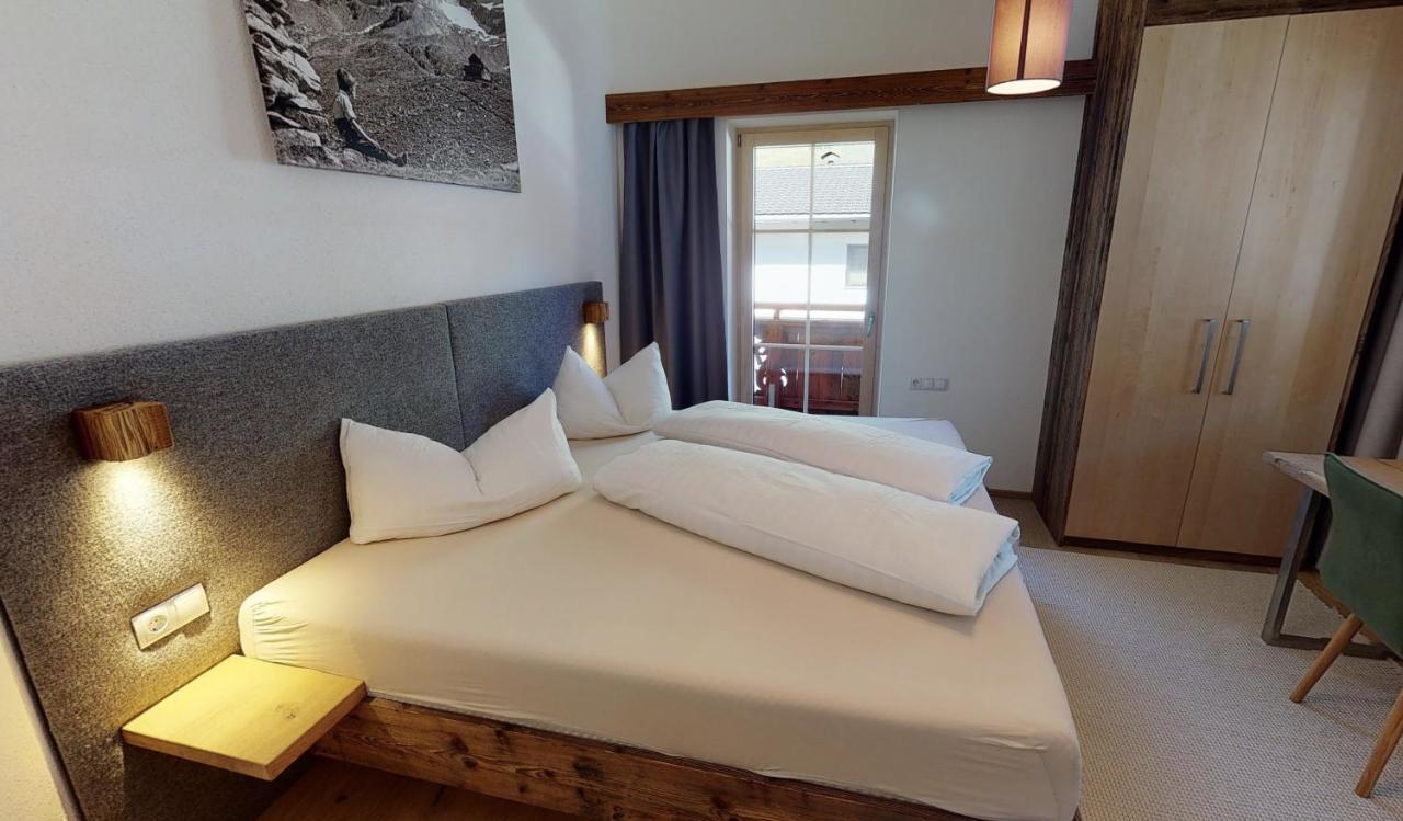 Appartements "Da Zillertaler Und Die Geigerin" Mayrhofen Bagian luar foto