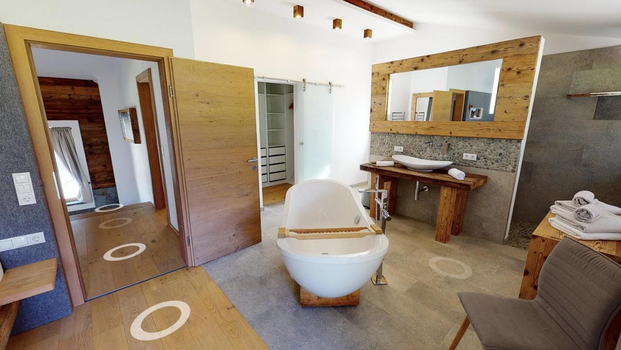 Appartements "Da Zillertaler Und Die Geigerin" Mayrhofen Bagian luar foto