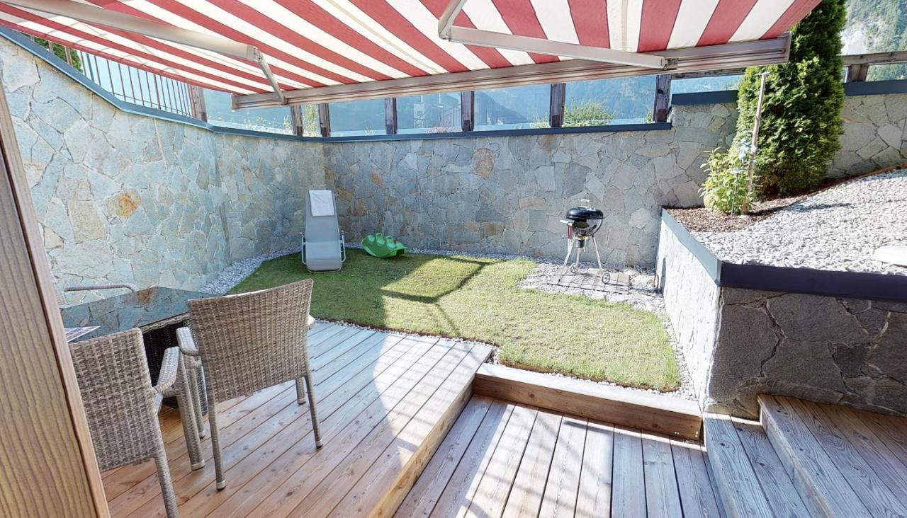 Appartements "Da Zillertaler Und Die Geigerin" Mayrhofen Bagian luar foto