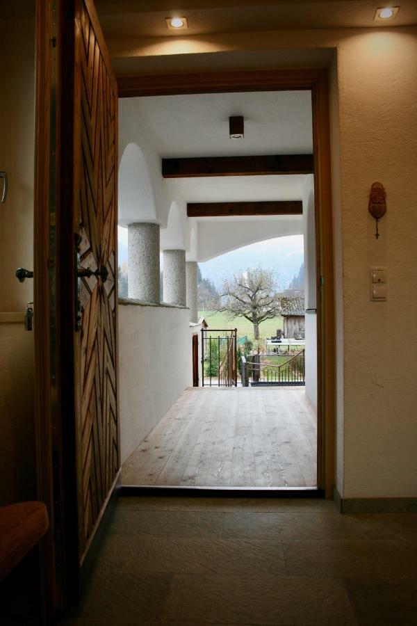Appartements "Da Zillertaler Und Die Geigerin" Mayrhofen Bagian luar foto