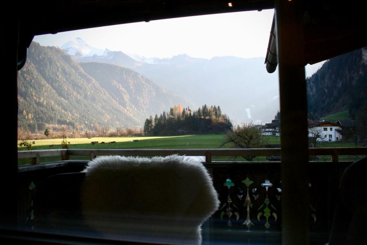 Appartements "Da Zillertaler Und Die Geigerin" Mayrhofen Bagian luar foto