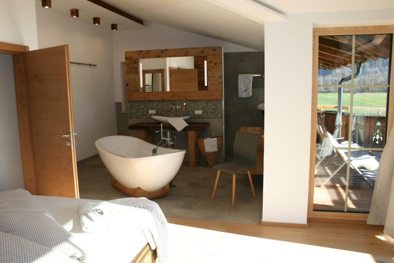 Appartements "Da Zillertaler Und Die Geigerin" Mayrhofen Bagian luar foto