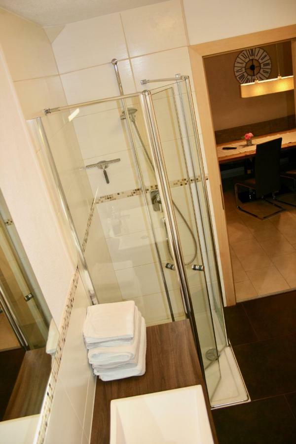 Appartements "Da Zillertaler Und Die Geigerin" Mayrhofen Bagian luar foto