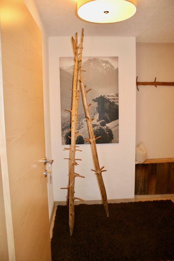 Appartements "Da Zillertaler Und Die Geigerin" Mayrhofen Bagian luar foto